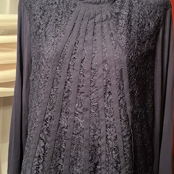 EUC Navy Chico’s lace blouse - Picture 3 of 16